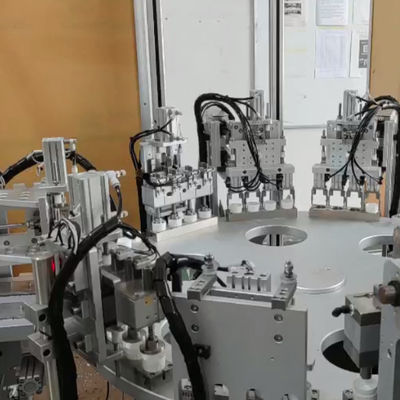 좋은 가격 220V Voltage Desiccant Cap Assembly Machine with 100% Qualification Check and Vibrating Feeder for Pharmaceutical Use 온라인으로