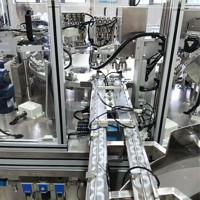 Automated assembly machine for laundry lids, servo-driven, adjustable equipment according to customer requirements