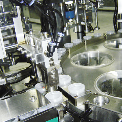 좋은 가격 High Efficiency Euro Cap Assembly Machine with 99% Qualified Rate 95% Operation Rate and Adjustable Speed 온라인으로