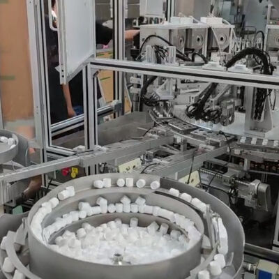 99% 만족도, PLC 제어, 광전 센서 감지를 갖춘 자동 생산 라인용 건조제 캡 조립기